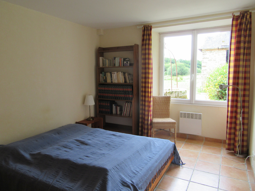Chambre parentale gîte « côté cour »