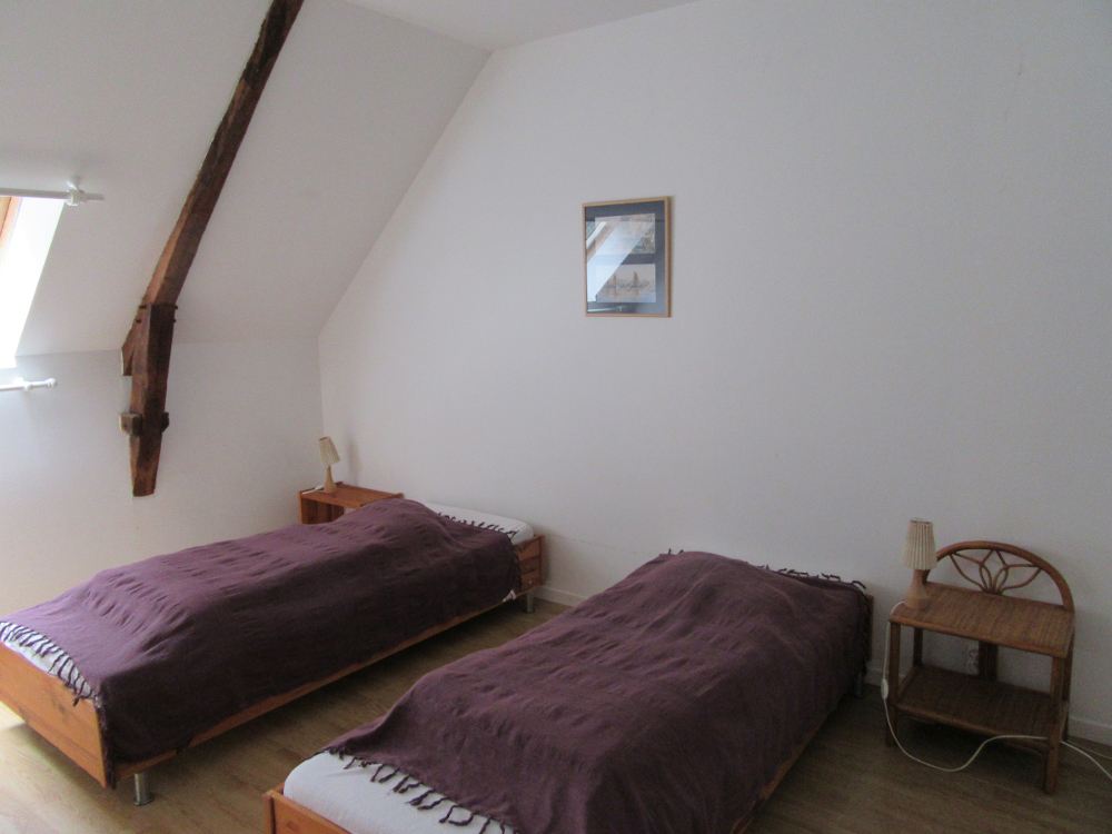 Chambre 2 à l'étage gîte « côté jardin »